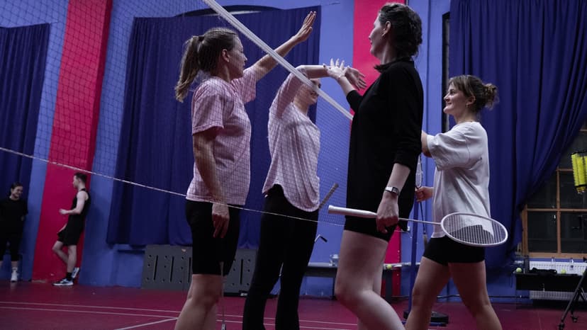 Мини-группа на занятии в Найт Бадминтон