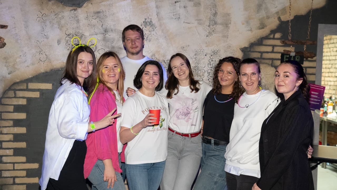 Игра в бадминтон, клуб Найт Бадминтон СПб