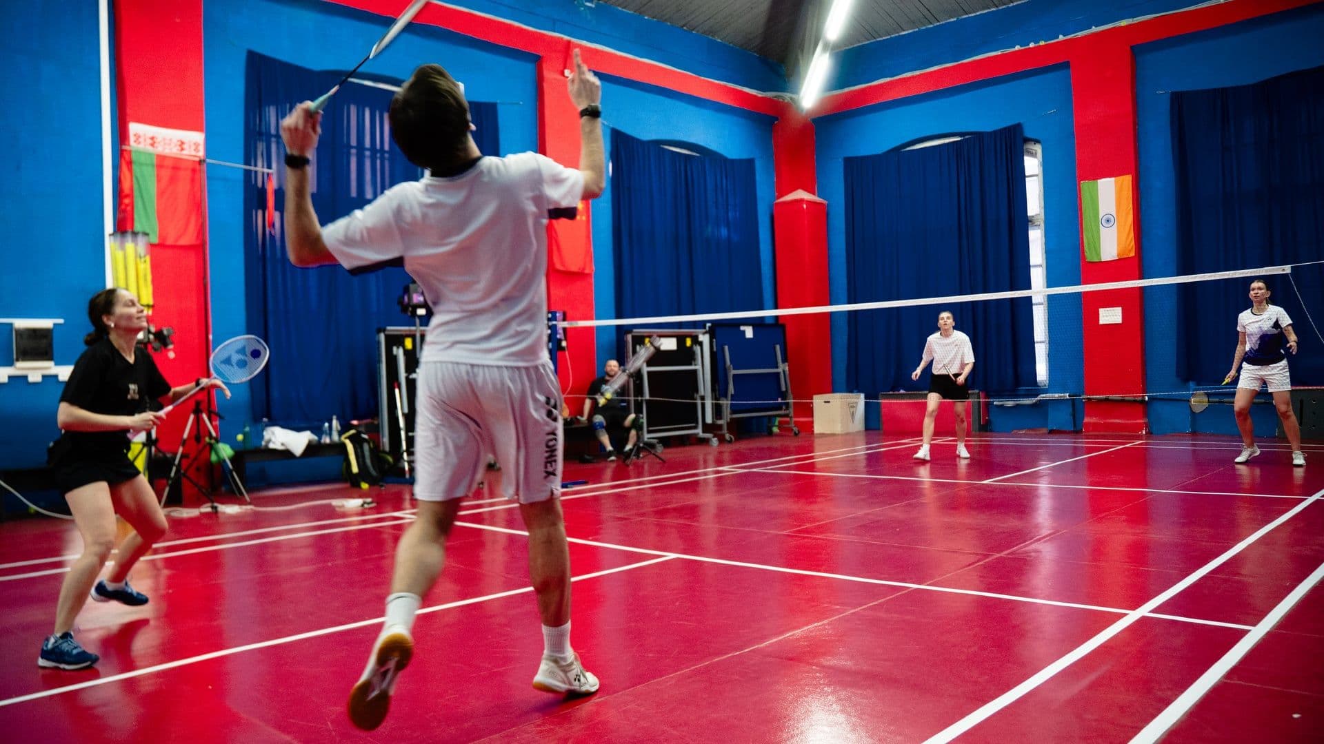 Мини-группа на тренировке — максимум 4 человека и тренер